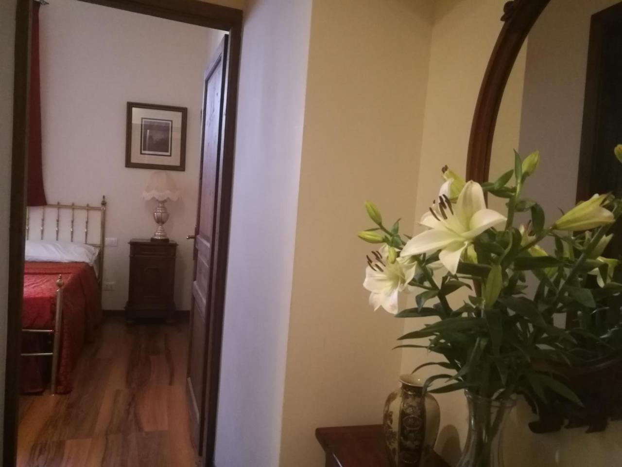 スルモナ Legacy Bed & Breakfast エクステリア 写真